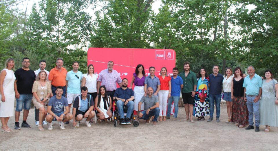 Foto de familia en el encuentro comarcal PSOE en Villalgordo